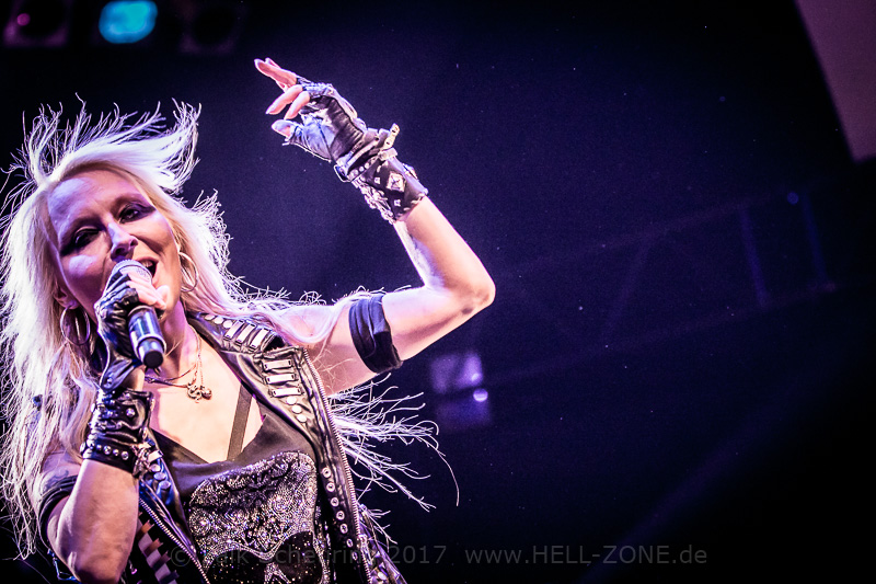 DORO live in Leipzig 2017 Foto: Falk Scheuring