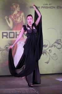 Fashion Show - Mera Luna