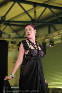Fashion Show - Mera Luna