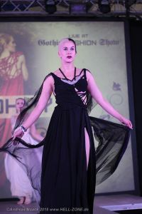 Fashion Show - Mera Luna