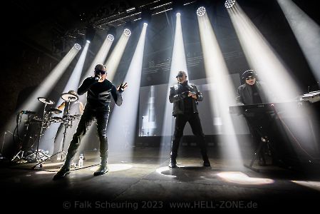 FRONT 242