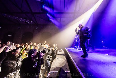 FRONT 242